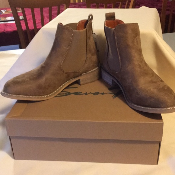 Seven7 Boots - Picture 3 of 7